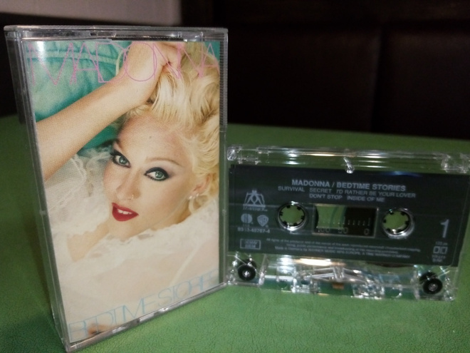 C-kasetti Madonna :  Bed time stories ( SIS POSTIKULU)
