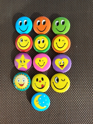 Emoji rintamerkki (badge) 0,50 kpl