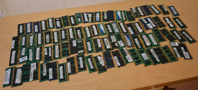 89kpl DDR2 1GB SODIMM