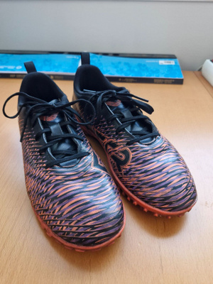 Puma Future 9 Play TT lasten jalkapallokengät, koko 37