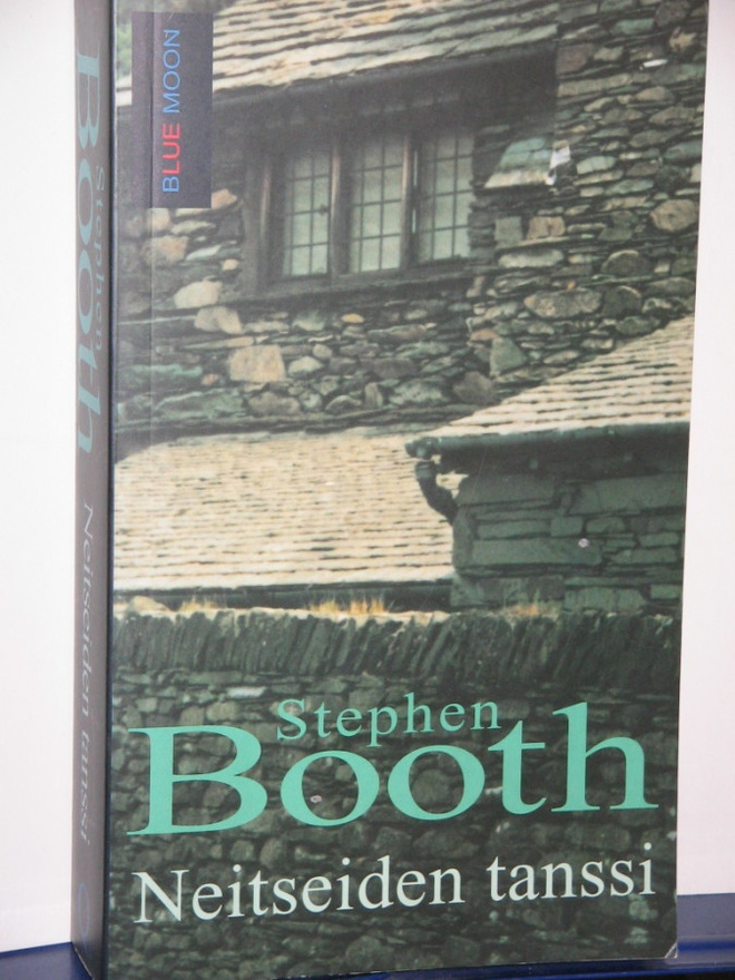 Stephen Booth : Neitseiden tanssi