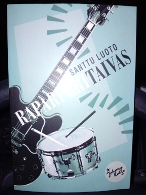Santtu Luoto  :  Raparperitaivas ( SIS POSTIKULU  )