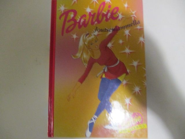 BARBIE JOUTSENLAMMELLA