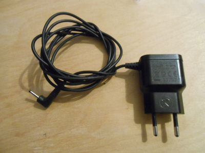 Philips laturi A00390