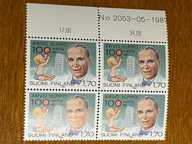 ARVO YLPPÖ 100 VUOTTA NELIÖ NUMERO MARGINAALILLA**