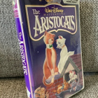 THE ARISTOCATS (ARISTOKATIT) (WALT DISNEY MASTERPIECE) - pikkukuva 1