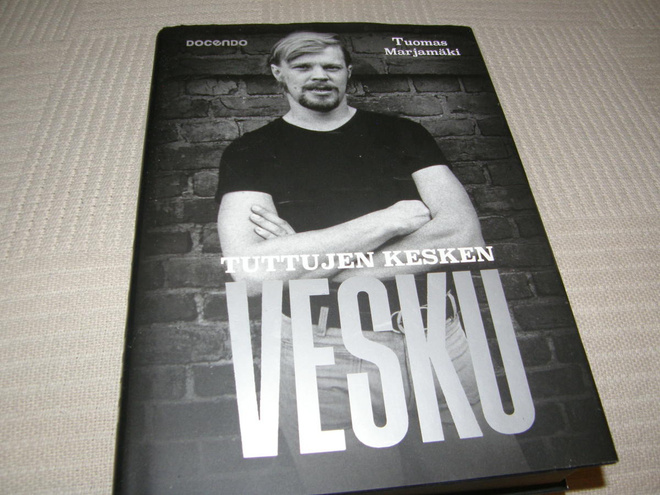 Tuomas Marjamäki Tuttujen kesken Vesku  -sid