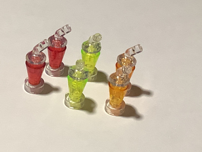 Lego Friends värikkäät pillijuomat pikaareissa
