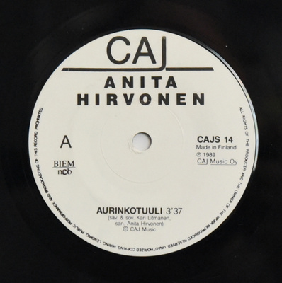 Single: Hirvonen, Anita - Aurinkotuuli /Olet aina mielessäin