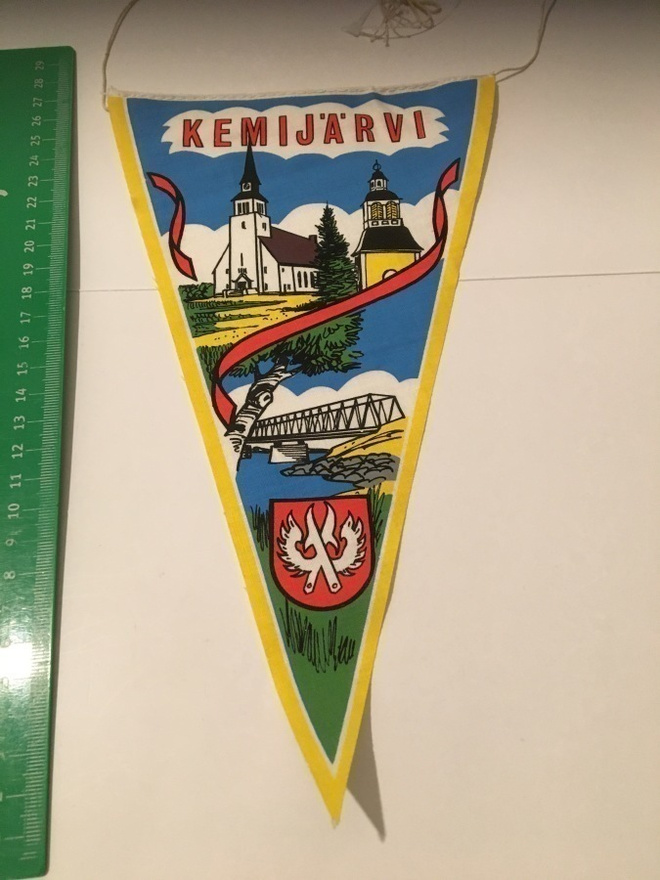 matkamuisto viiri SUOMI ERILAISET