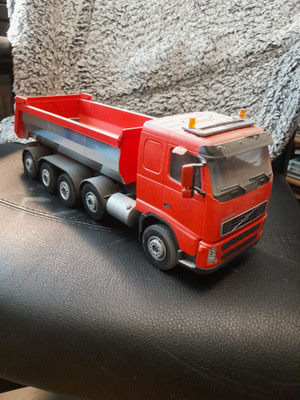 Emek Volvo FH kippiauto