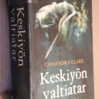 Cassandra Clare : Keskiyön valtiatar - Varjometsästäjat 1 - pikkukuva 1