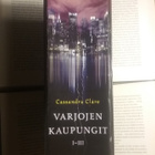 Cassandra Clare - Varjojen kaupungit I-III, IV-VI (sid.) - pikkukuva 2
