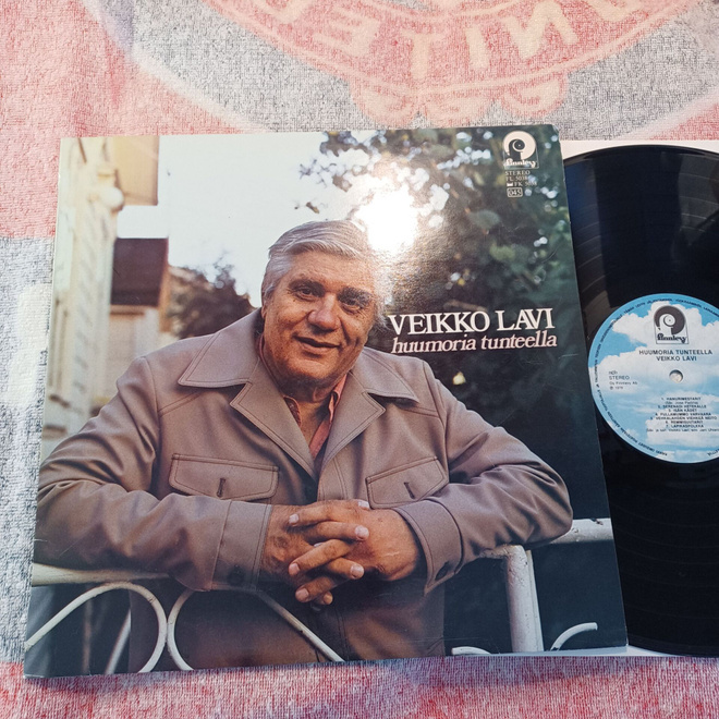 Veikko Lavi – Huumoria tunteella