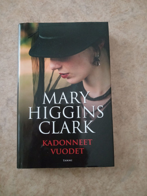 MARY HIGGINS CLARK Kadonneet vuodet
