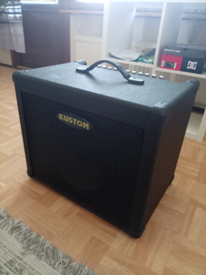 Kustom KBA65 MOSFET-bassovahvistin
