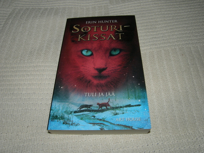 Erin Hunter Soturikissat Tuli ja jää  -pok