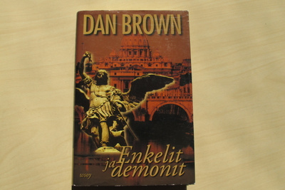 Dan Brown : Enkelit ja demonit