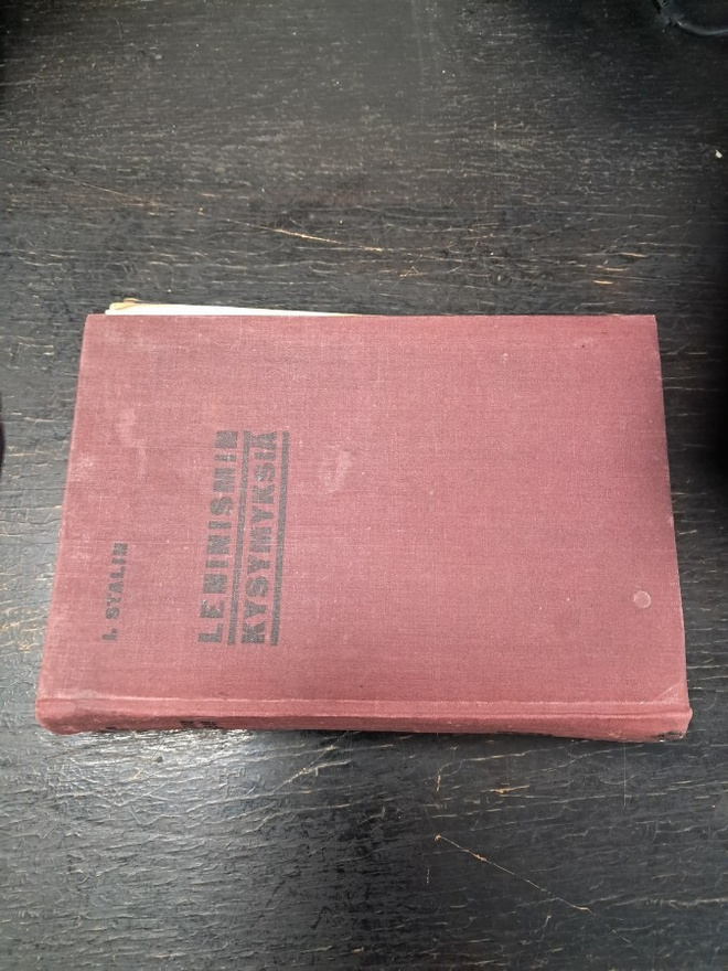 STALIN - LENINISMIN KYSYMYKSIÄ