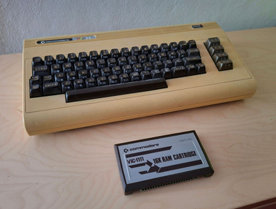 Vic-20 ja Vic-1111 16K Ram Cartridge