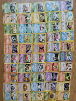 50kpl. Iso kokoelma pokemonkortteja