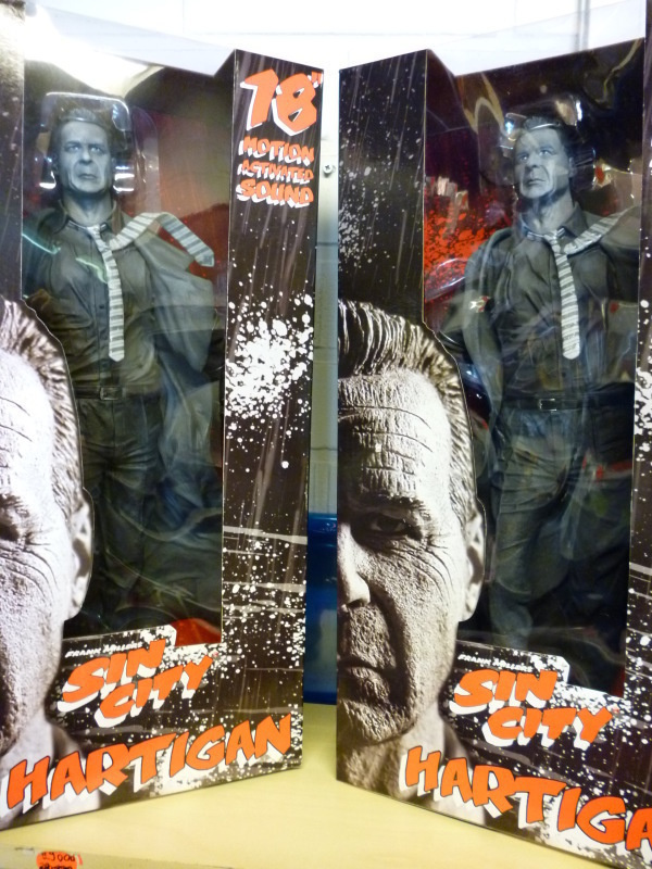 SIN CITY HARTIGAN 18" TALKING	(26 216)	n.50cm, motion activa
