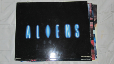 seitsemän James Cameron "Aliens" vitriinikuvaa