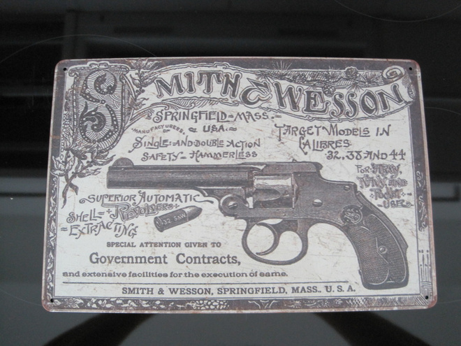 REVOLVERI SMITH & WESSON PELTITAULU