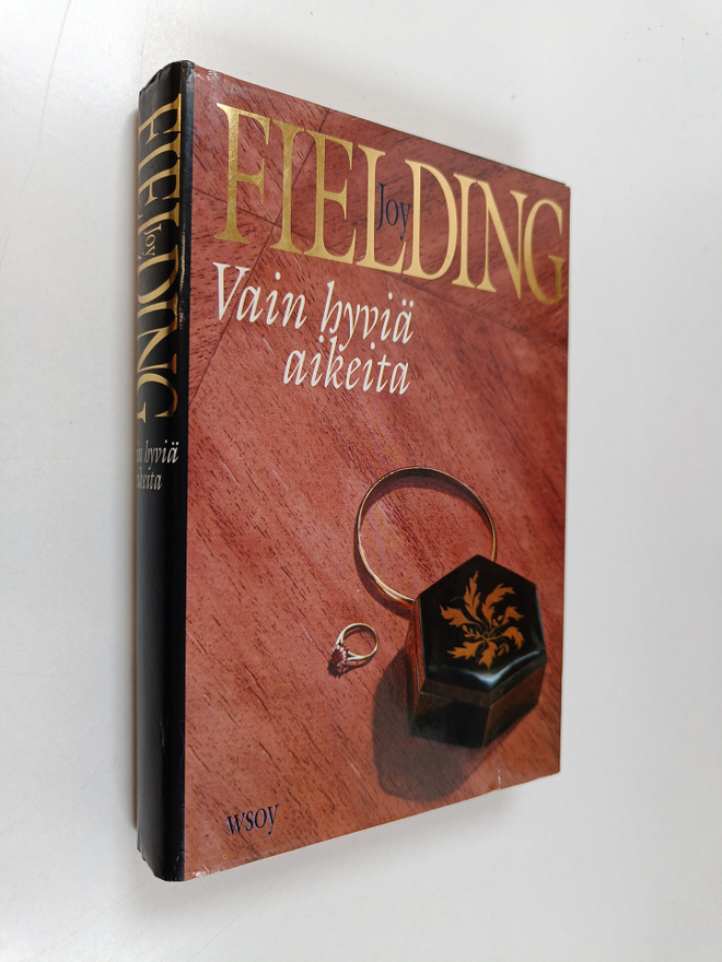 Joy Fielding : Vain hyviä aikeita
