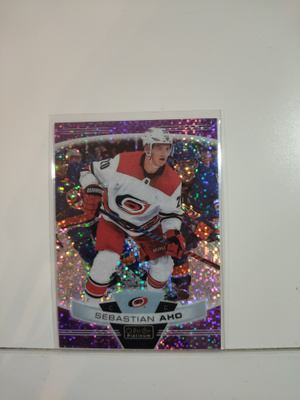 2019-20 O-Pee-Chee Platinum Violet Pixels #134 Sebastian Aho