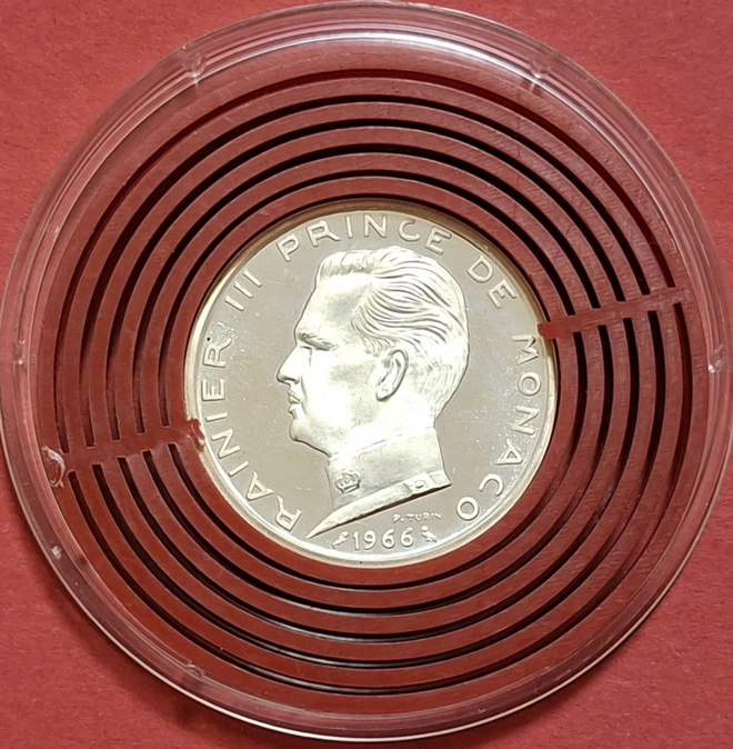 Monaco, 5 Francs 1966 hopea raha.