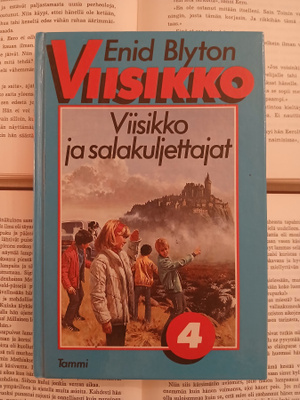 Enid Blyton - Viisikko ja salakuljettajat (sid.)