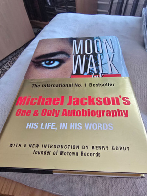 Michael Jackson – Moonwalk – omaelämäkerta – 2009 kovakantin