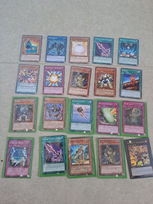 20 kpl Yu-Gi-Oh kortteja