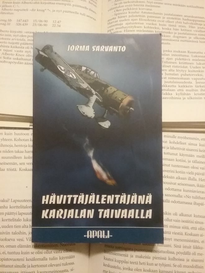 Jorma Sarvanto - Hävittäjälentäjänä Karjalan taivaalla (nid)