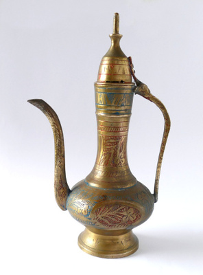 Arabialainen teekannu, messinki