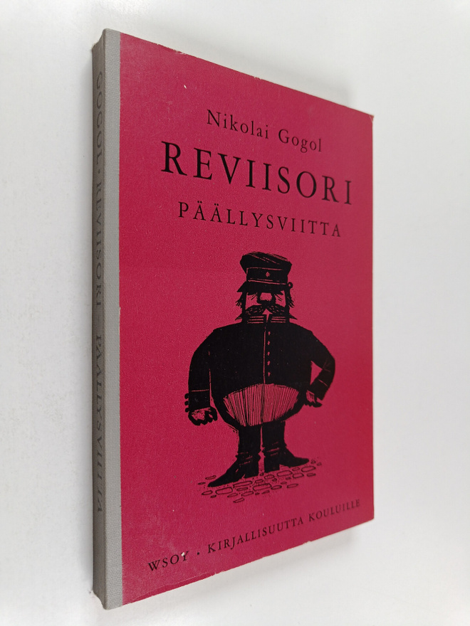 Nikolai Gogol : Reviisori ; Päällysviitta