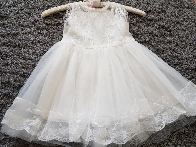 Valkoinen Tyllimekko / Juhlamekko / Pitsimekko koko 92-98cm