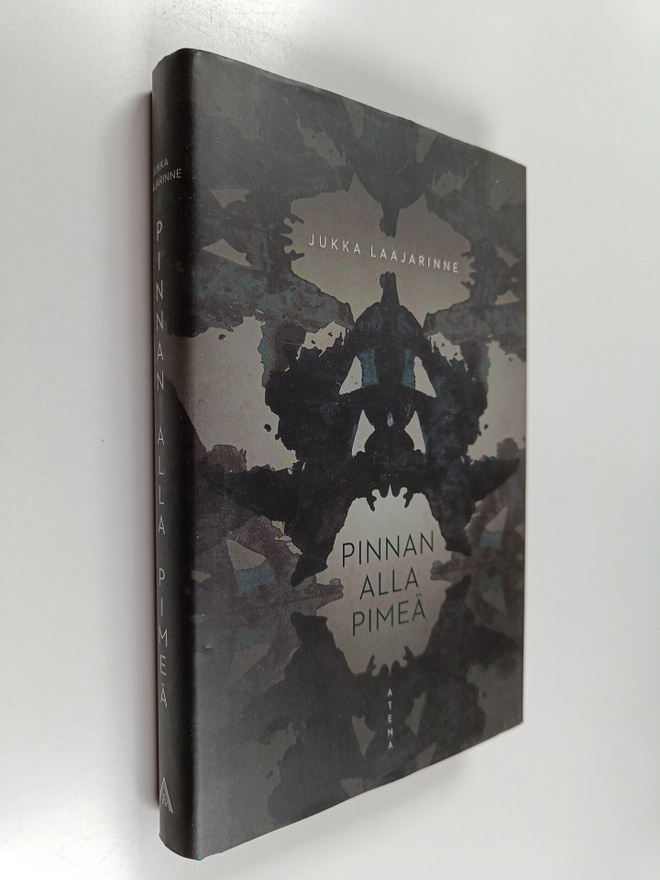 Jukka Laajarinne : Pinnan alla pimeä