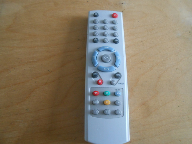 Digiboksin kaukosäädin RC0896-V4.