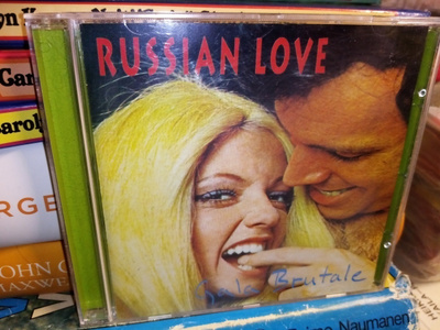 CD RUSSIAN LOVE  :  GALA BRUTALE ( SIS POSTIKULU  )