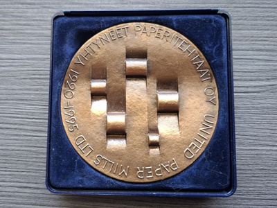 Yhtyneet paperitehtaat Oy 1920-1975, 75 v mitali