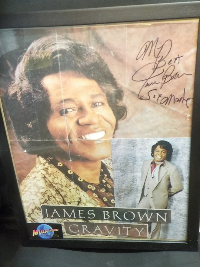 JAMES BROWN ISO TAULU ITSE MESTARIN NIMMARILLA !