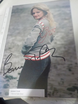 BONNIE TYLER KUVA NIMMARILLA