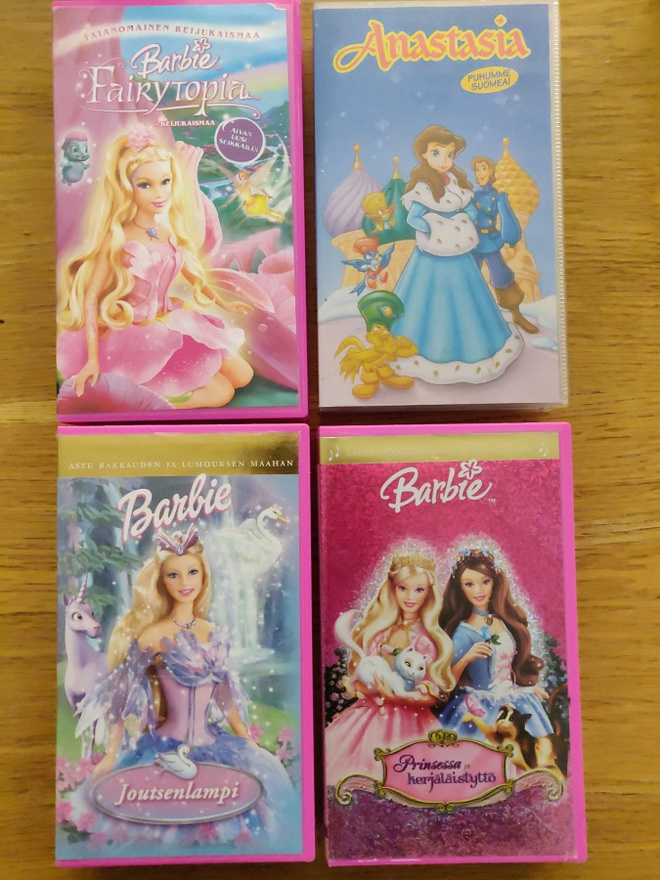 Barbie 3 kpl ja Anastasia piirretyt