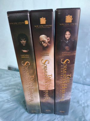 TARU SORMUSTEN HERRASTA 3 VHS -Kasettia, kts!