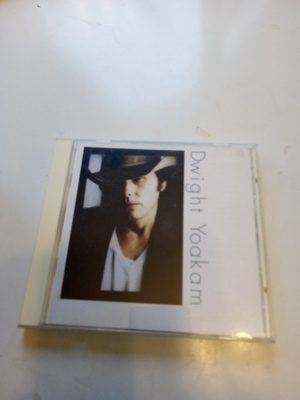 CD Dwight Yoakam - Under the covers    ( Sis.postikulut )