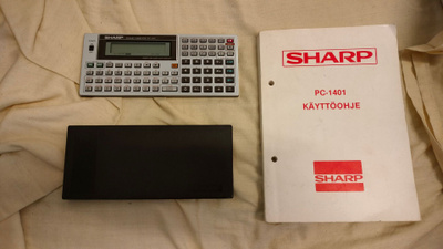 Sharp PC-1401 Pocket Computer + Manuaali (Täysin toimiva)
