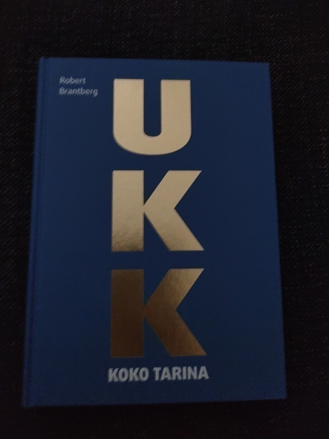 Uusi lukematon UKK koko tarina kirja