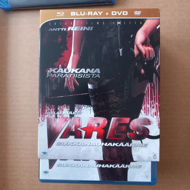 Vares Sukkanauhakäärme Suomi blu-ray